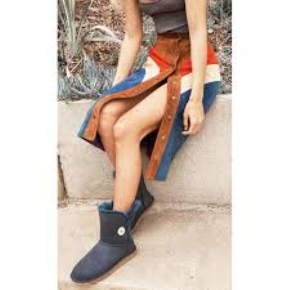 UGG  Bailey Button Black Winter  Boots Cozy Style Size 7 - Picture 9 of 9